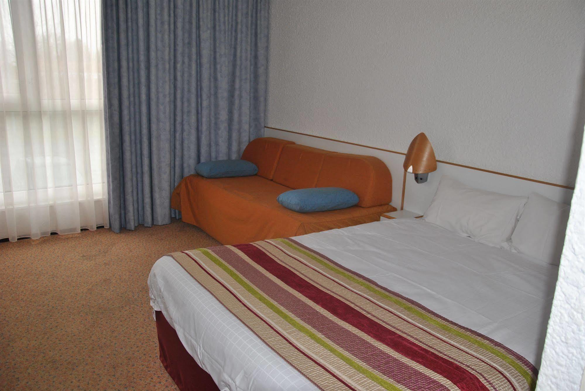 Ibis Styles Lille En Ferrain 4*